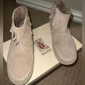 Moccasin booties tan